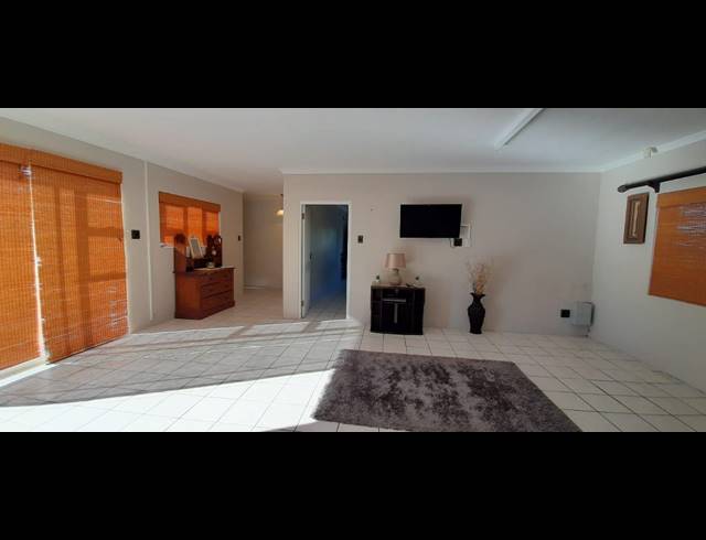 3 BEDROOM APARTMENT RENTED IN COLLEEN GLEN